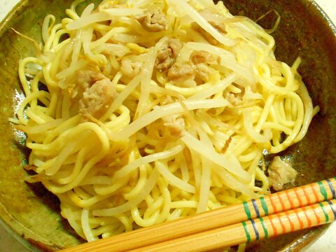 鶏がら塩糀スープの素で！絶品塩もやし焼きそば